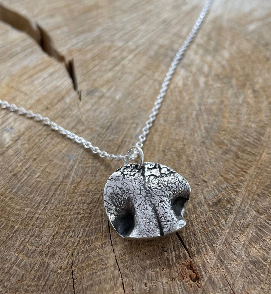 Pet top nose necklace